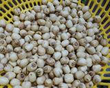 Hình bước làm 1 của món Hạt sen xào bơ