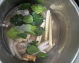 A picture of step 1 of Thai spicy chicken feet soup. Tom Kai 🌶️ - enjoy :P.