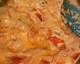 A picture of step 4 of Gamberi noodles = "one pot creamy shrimp tomato pasta" but with noodles 🇮🇹🍜🤓.