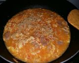 Foto langkah ke 7 dari resep Seblak Mie Makaroni Telur Sosis.