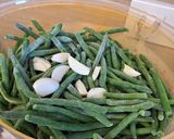 Une image de l'étape 1 de Purée bébé haricot vert et ail.
