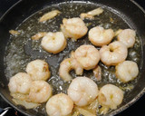 Foto del paso 7 de la receta: Patatas a lo pobre con huevos y gambas