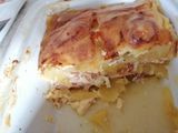 Egyszerű sajtos-sonkás-krumplis egytálétel