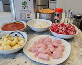 Foto del paso 1 de la receta: Ñoquis con pollo y salsa de tomate