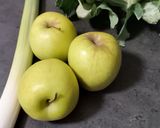 A picture of step 2 of Cauliflower, Apple, and Leek Cream Soup.