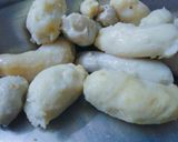 A picture of step 2 of Kanda Arbi fry/onion colocasia fry.