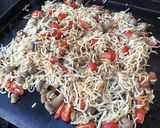 Une image de l'étape 6 de Nouilles japonaises sautées aux tomates et champignons.