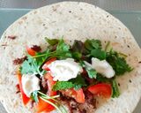 Foto langkah ke 1 dari resep Beef shawarma wrap.