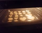 A picture of step 8 of Frosting sugar cookies.