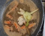 Foto langkah ke 2 dari resep Sup tomyam.