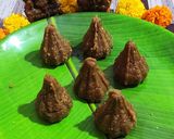 गव्हाच्या पिठाचे मोदक (Gavhachya Pithache Modak Recipe In Marathi) रेसिपी स्टेप 6 फोटो 