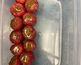 Foto del paso 1 de la receta: Frambuesas congeladas bañadas en chocolate (vegano y saludable)