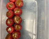 Foto del paso 1 de la receta: Frambuesas congeladas bañadas en chocolate (vegano y saludable)