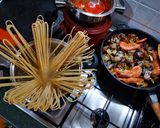 Foto del passaggio 5 della ricetta Spaghetti ai frutti di mare