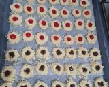 Foto langkah ke 3 dari resep Cheese Thumbprint Cookies.