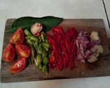 Foto langkah ke 2 dari resep Oseng Pindang Pedas.