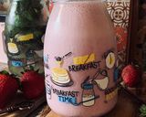 A picture of step 3 of Strawberry Coconut Milkshake with a hint of Mint.