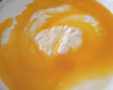 Foto langkah ke 3 dari resep Bolu 2 telur, super lembut.