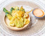 A picture of step 5 of Homegrown Courgette Tempura with sriracha mayo 🥒.