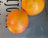 Une image de l'étape 4 de Salade de pomelos au melon, orange et vanille.