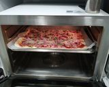 Foto langkah ke 9 dari resep Pizza home made.