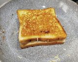 Foto langkah ke 4 dari resep Roti Panggang Coklat Pisang Keju.