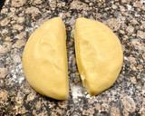 Foto del paso 3 de la receta: Pastel de Navidad relleno con crema “sin gluten”