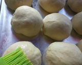 Foto langkah ke 5 dari resep Roti untuk burger enak lembut.