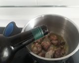 Foto del paso 2 de la receta: Guiso de patatas con picos de costilla