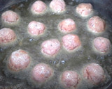 Foto del paso 2 de la receta: Macarrones con albondiguillas en salsa de tomate y berenjena