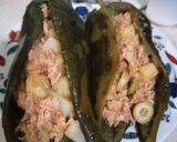 Foto del paso 3 de la receta: Chile poblano relleno de atún👌🏼