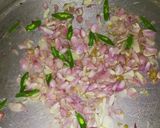 A picture of step 1 of Chicken mulakittath.