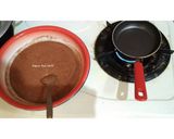 Foto langkah ke 5 dari resep Pancake Buttermilk Coklat.