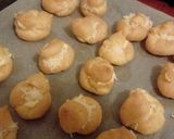 Égetett fánkocska (profiterol) kétféle krémmel recept fázis 10 fotója
