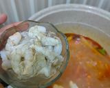 Foto langkah ke 5 dari resep Tom yam udang steamboat | Kuah super cantik.