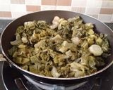 Foto langkah ke 1 dari resep Tumis sawi asin.