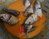Foto langkah ke 3 dari resep Ikan Kembung Bumbu Kuning Pedas.