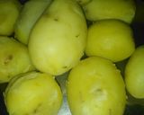 A picture of step 1 of Potato Pea Cheese Vegetable.
