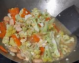 Foto langkah ke 3 dari resep Tumis kembang kol.