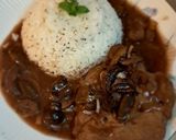Foto del paso 5 de la receta: Bondiola de cerdo en bifes con salsa de champignones y vino tinto