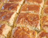 Tavaszi kapros, krumplis, kolbász zsíros lepény recept fázis 7 fotója