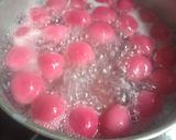 Foto langkah ke 3 dari resep Klepon pink isi coklat.