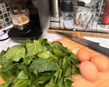 A picture of step 1 of Eggs with Spinach and Ham 🥬.