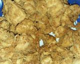 A picture of step 2 of Chicken tikka pizza.