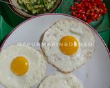 Foto langkah ke 3 dari resep 365. Nasi Telor Ceplok dengan Scallion Oil.