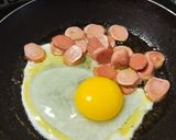 Foto langkah ke 1 dari resep Nasi Sosis Kecap.