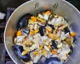 Foto del paso 5 de la receta: Cocimiento de Mariscos 🦪🦑