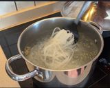 Foto del paso 3 de la receta Noodles con verduras y langostinos marinados