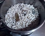 Foto del paso 1 de la receta: Alubias blancas con cigalitas, langostinos y gambas