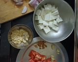 A picture of step 1 of Handi paneer.